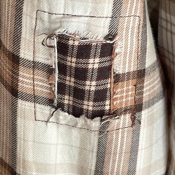American Eagle Cozy Cabin Cropped Flannel Button Up SMALL Mixed Print Casual - Picture 7 of 10